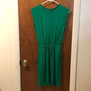 Kelly green tee shirt dress. With pockets!